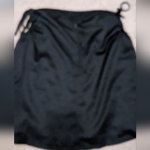 Side tie satin skirt - Picture 4 of 6